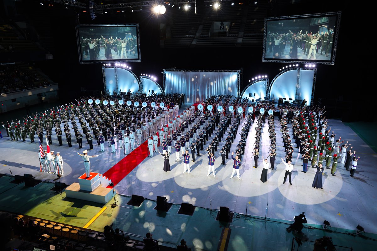 JASDF_Cen_Band's tweet image. #令和７年度自衛隊音楽まつり
全ての公演が終演しました🫡✨

陸海空それぞれの魅力をお楽しみいただけましたか？😊

#航空中央音楽隊 は今年も
#ブルーインパルス が飛行✈️
スピード感のある空音らしいステージを、精一杯パフォーマンスしました💪

ご来場いただき本当にありがとうございました！！！