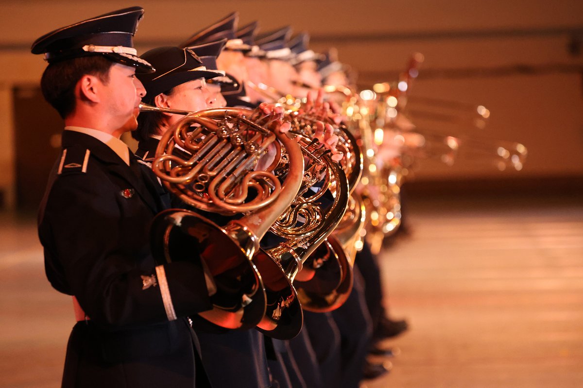 JASDF_Cen_Band's tweet image. #令和７年度自衛隊音楽まつり
全ての公演が終演しました🫡✨

陸海空それぞれの魅力をお楽しみいただけましたか？😊

#航空中央音楽隊 は今年も
#ブルーインパルス が飛行✈️
スピード感のある空音らしいステージを、精一杯パフォーマンスしました💪

ご来場いただき本当にありがとうございました！！！