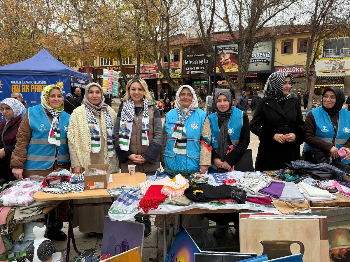 serap_ekmekci's tweet image. 📍Kastamonu / Nasrullah Meydanı 

Kastamonu Müftülüğümüz ve TDV Kastamonu Şubesi’nin Filistin için düzenlediği hayır çarşısındaydık…

Emek veren, gönlünü koyan tüm kardeşlerimize ve destek olan hemşerilerimize yürekten teşekkür ediyorum.

Birlik oldukça güçleniyoruz……
