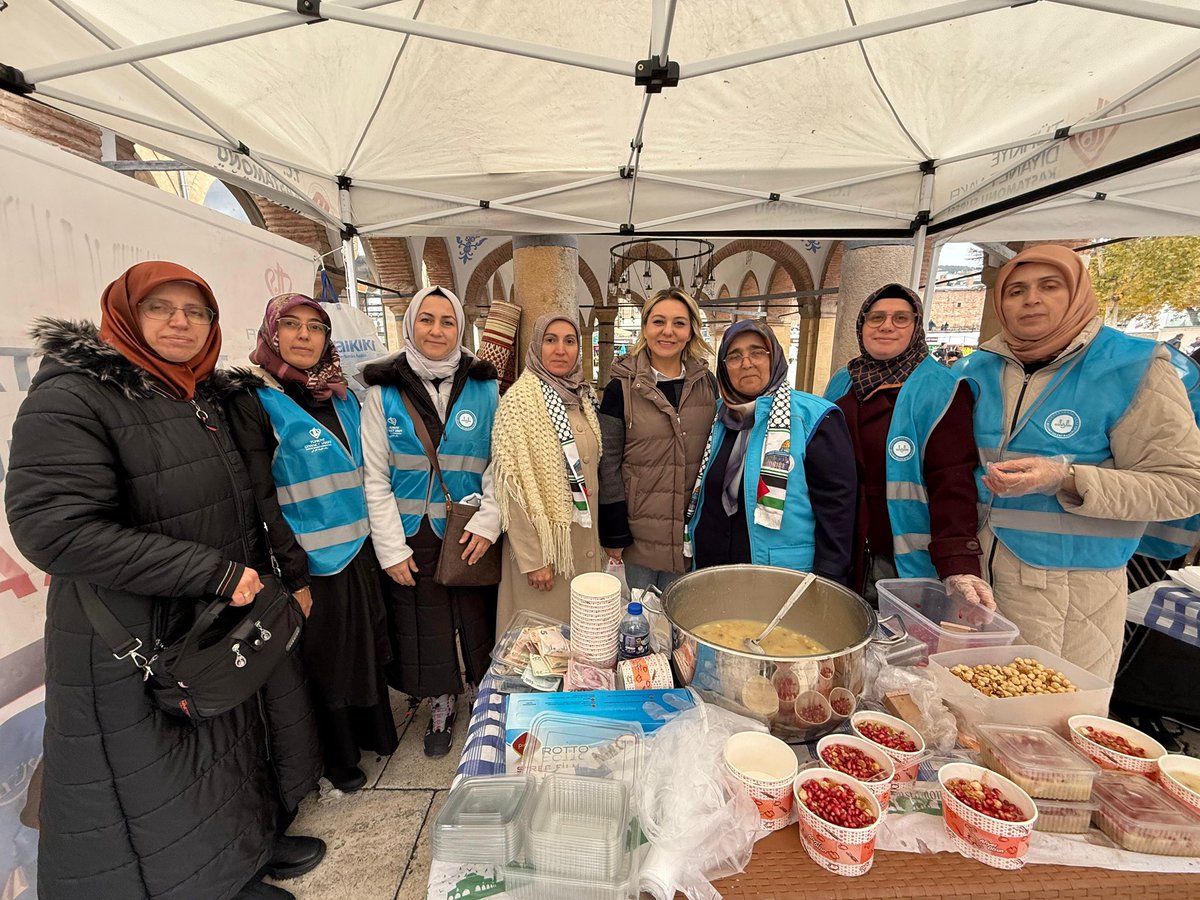 serap_ekmekci's tweet image. 📍Kastamonu / Nasrullah Meydanı 

Kastamonu Müftülüğümüz ve TDV Kastamonu Şubesi’nin Filistin için düzenlediği hayır çarşısındaydık…

Emek veren, gönlünü koyan tüm kardeşlerimize ve destek olan hemşerilerimize yürekten teşekkür ediyorum.

Birlik oldukça güçleniyoruz……