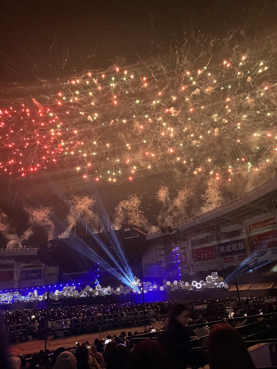 キンプリと花火を堪能してきました。 冬の花火最高🎇 ‼️ #キンプリと