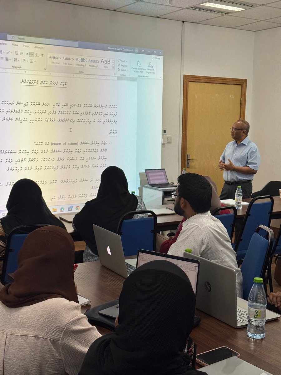 husnusuood's tweet photo. Today Maldives Law Institute conducted a training  session for lawyers on Drafting Persuasive Court Statements. https://t.co/KuO7O2wMXI