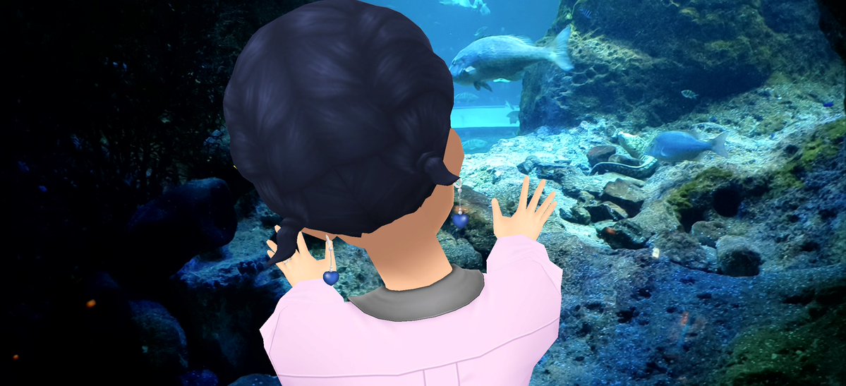 Aj785Aj's tweet image. 【サトカと大水槽】

｢おお…やはり全部盛りの大水槽は見応えあるですね。あのエイとか水の中なのに空を飛んでいるみたいです。

　ラーメンみたいに言うなし。小魚の群れは鰯かな？

｢北海道のニクス城で見た銀河水槽を思い出したです。

　あったあった！

#スクスト2
#スクストカメラ
#えのすい