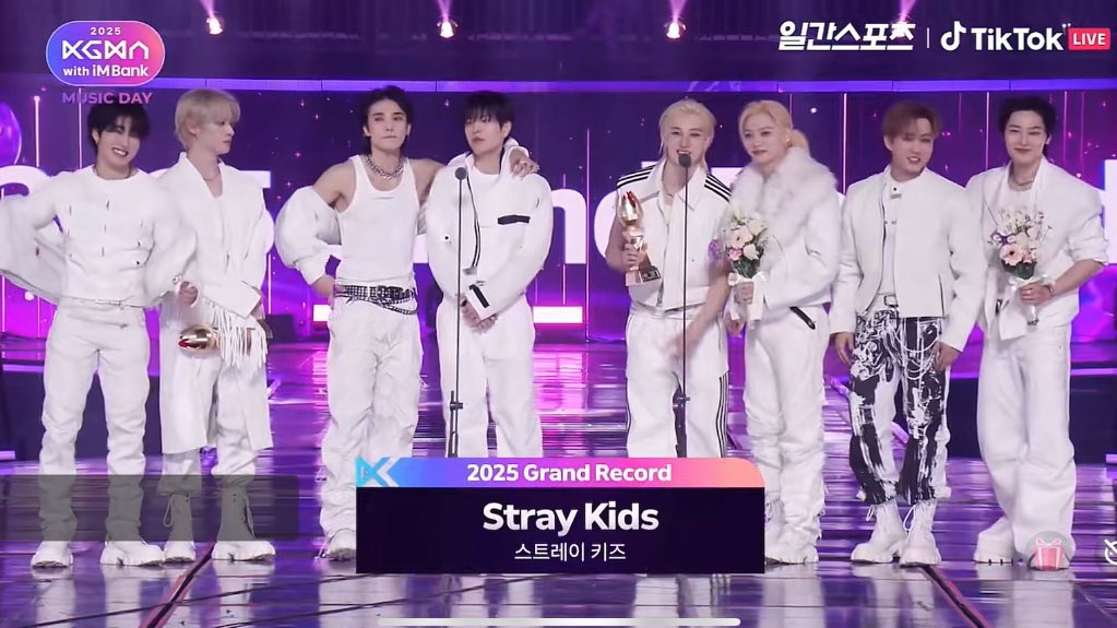 SKZ_INF8's tweet photo. 2025 Korea Grand Music Award

🏆 2025 Grand Record (大賞)
🏆2025 Grand Honor's Choice (大賞)
🏆Best Popularity (Music Day)
🏆Best Music 10
🏆Best Selling Album

KGMAにてスキズが5冠を達成🙌
SKZ&amp;STAYおめでとうございます🎉

@Stray_Kids 
#StrayKids #2025KGMA #KGMA https://t.co/CnkJ3rvnyx