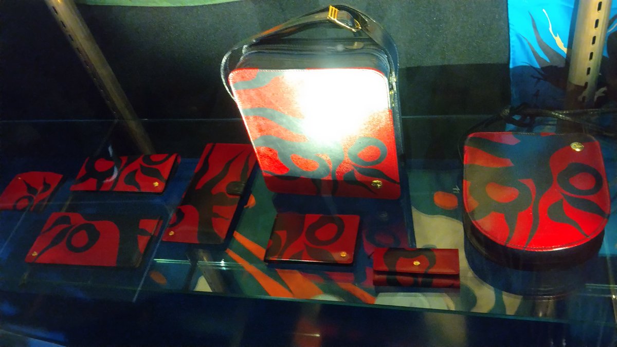 この鞄、また再販みたいなのしてくれませんかね……すごいカッコいい