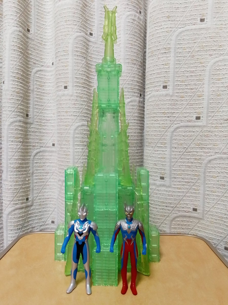 ウルトラシティシリーズはウルトラマンや怪獣のソフビと組み合わせても