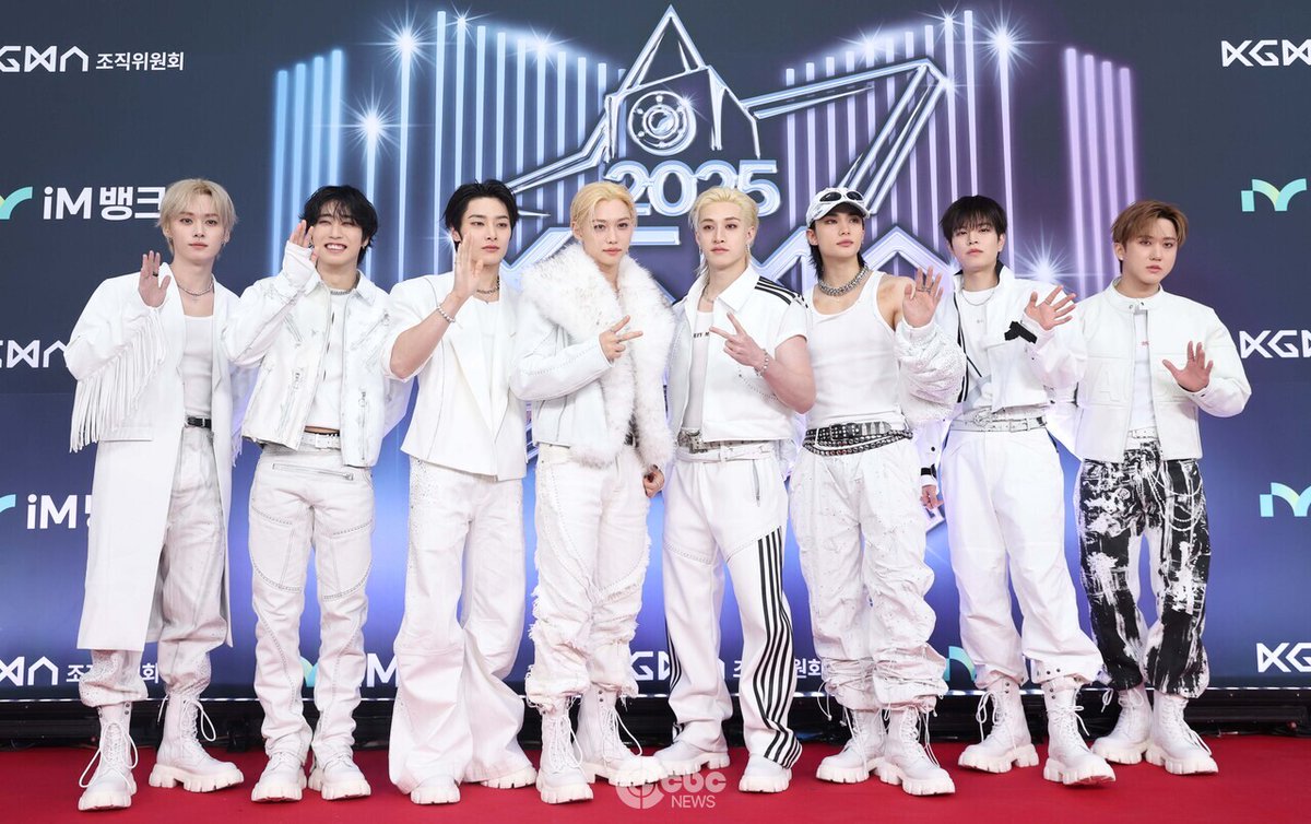 [🏆]

Congratulations <a href="/Stray_Kids/">Stray Kids</a> for winning multiple awards at the 2025 Korea Grand Music Awards (#KGMA) 

— Grand Honor's Choice (Daesang)
— Grand Record (Daesang)
— Best Selling Album
— Best Music 10
— Best Popularity (Music Day)

STRAY KIDS CLAIMS KGMA KARMA
#StrayKidsAtKGMA