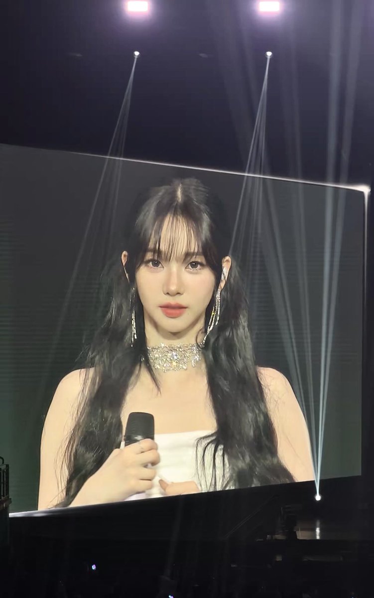 ujiminphoria's tweet image. OMFG KARINA IS SO PRETTY