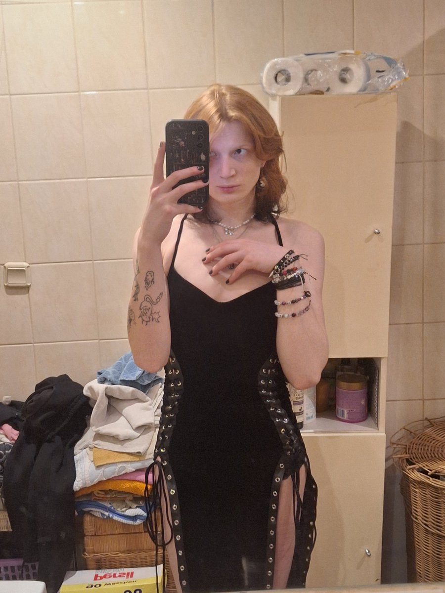 𝔎𝔞𝔯𝔦🥀🪦 tweet media