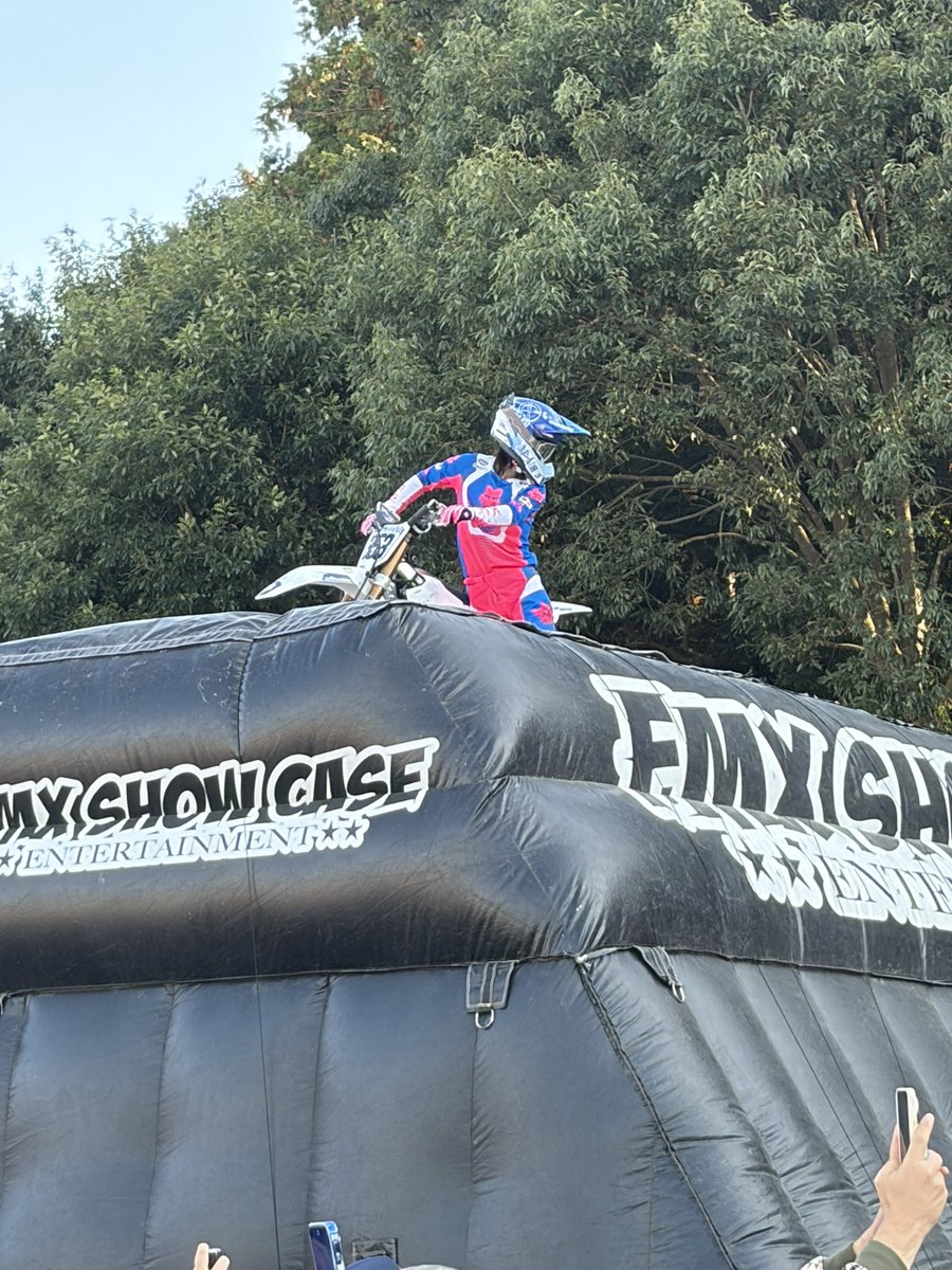 amanopigunon's tweet image. ｷｬｰｷｬｰ
Whoo！Whoo！大興奮😍

うわあああああああ
かっこよすぎるうううううううううううううううううううううううう！！！！

#FMX
#フリースタイルモトクロス
#BDSバイクセンサー秋の祭典