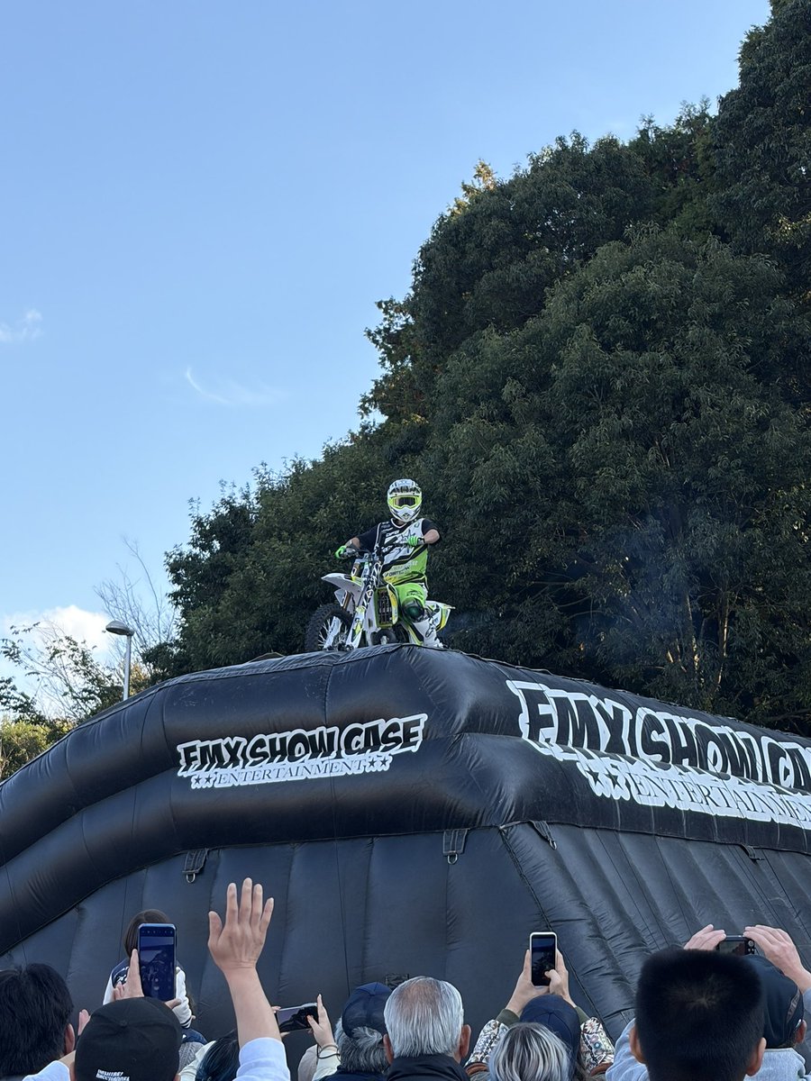 amanopigunon's tweet image. ｷｬｰｷｬｰ
Whoo！Whoo！大興奮😍

うわあああああああ
かっこよすぎるうううううううううううううううううううううううう！！！！

#FMX
#フリースタイルモトクロス
#BDSバイクセンサー秋の祭典