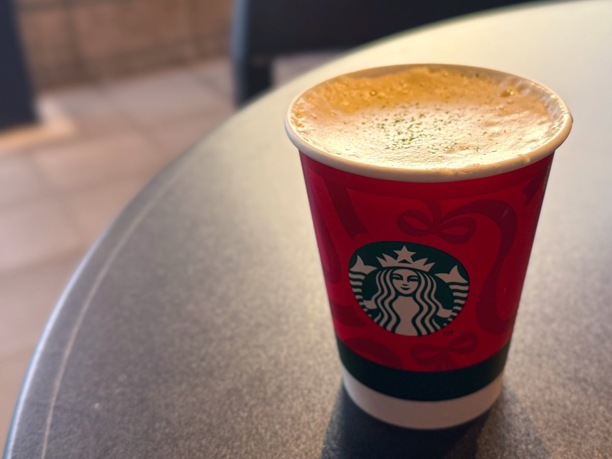 今日はスタバで噂の新作スープを…
身体も心も温まりますね〜( ´～｀)