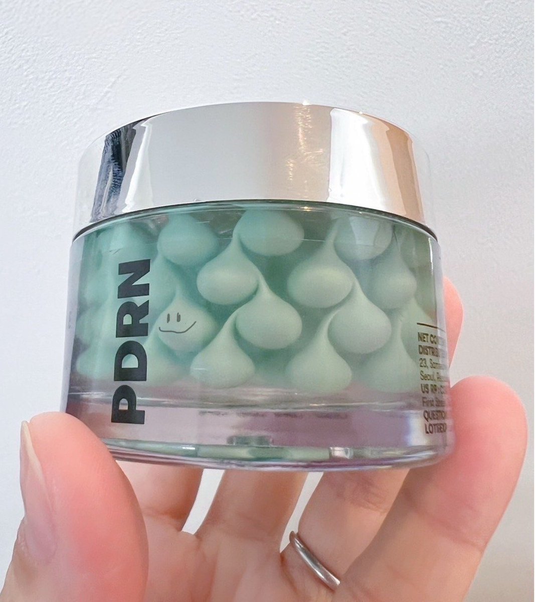 リードルショット×スライム＝最強コンボ。
これ合わせた瞬間、HPだけじゃなくツヤまで全回復。
肌、確実にレベル上がってボス戦仕様。
美容オタの間で流行る理由、納得しかない。
x.com/poyoo_yoo/stat…