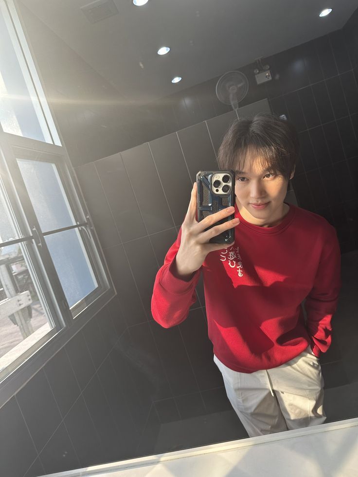 selfolssi ♤ tweet media