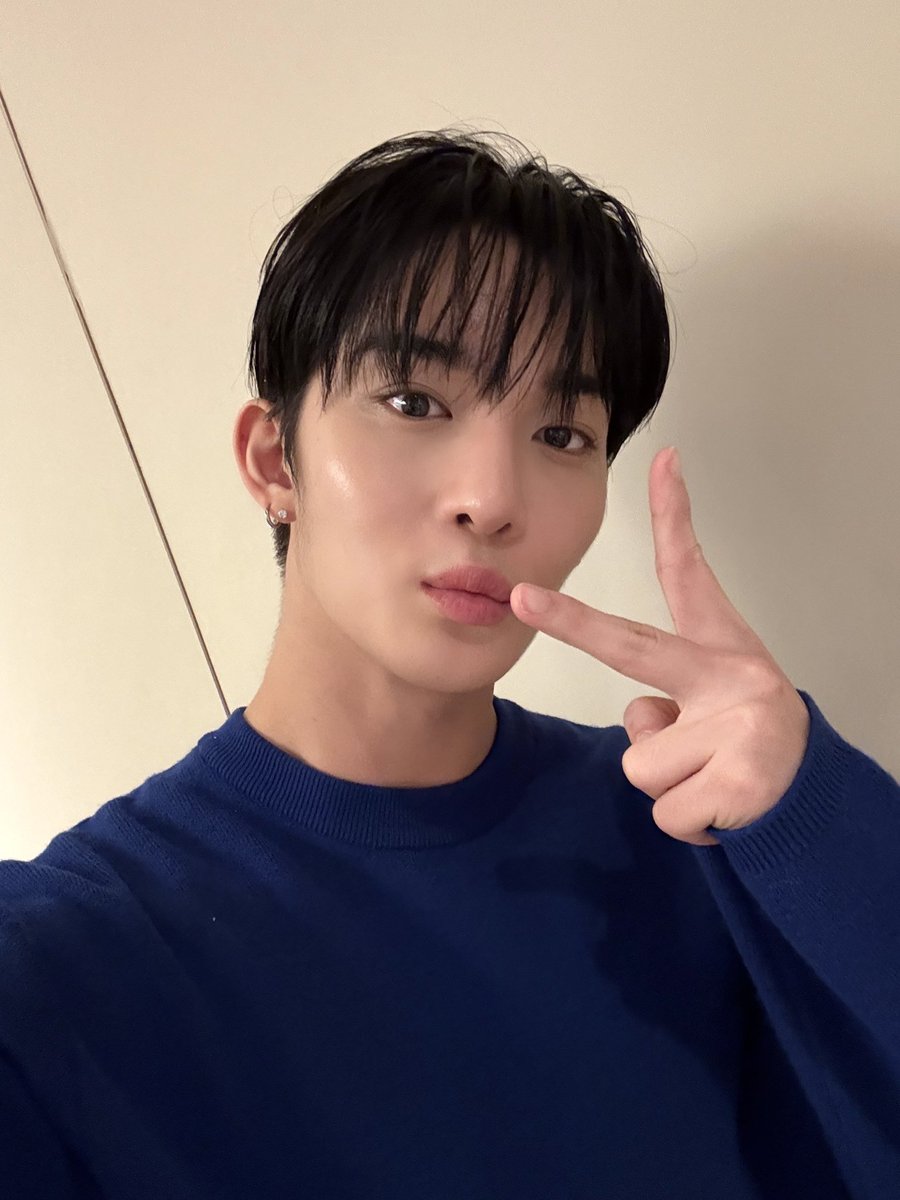 baejinyoung_bjy's tweet image. 지녕이랑 놀아조서 고마어🍀🧸🍀

#배진영 #BAEJINYOUNG