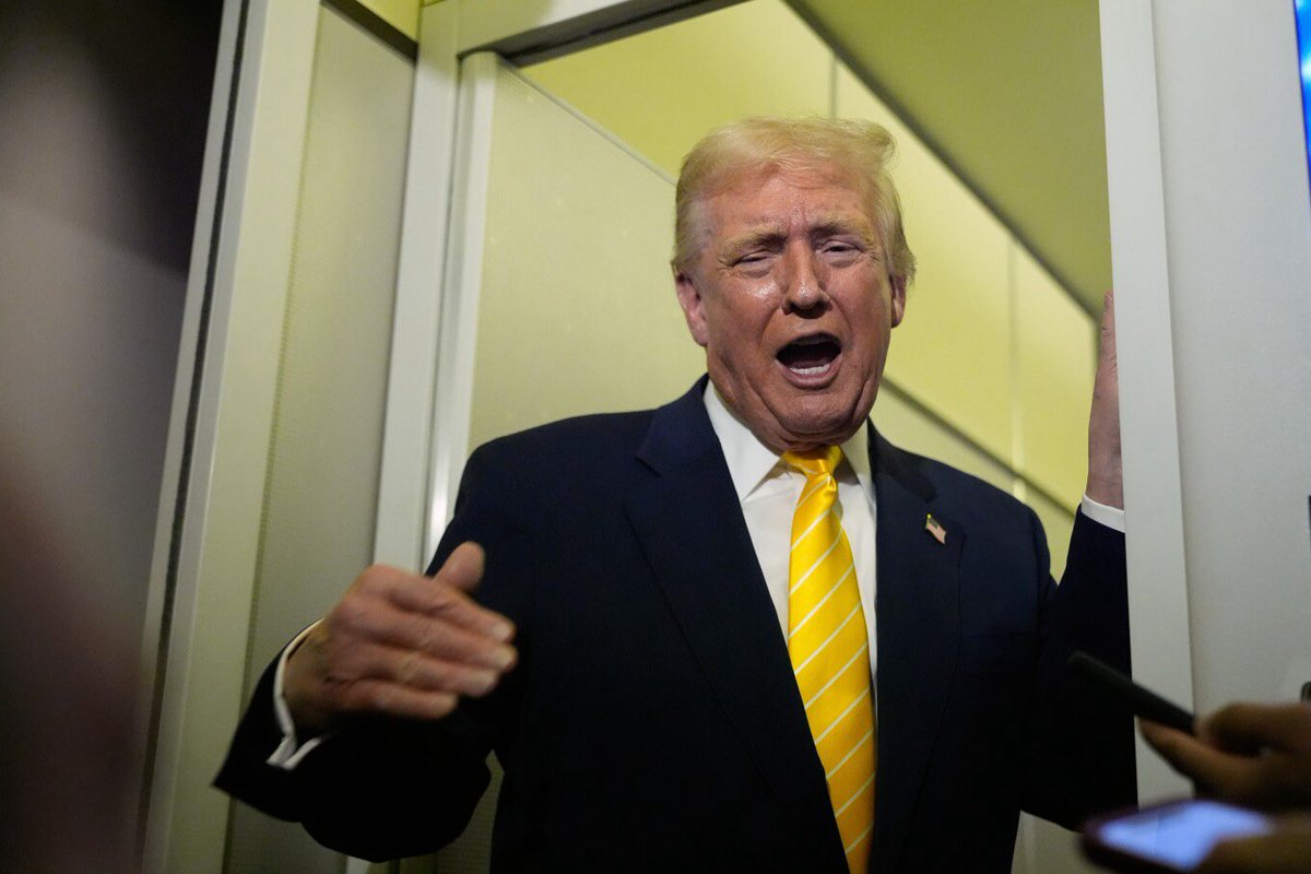 The replacements came after online commenters seized on striking similarities in the president’s signature across a series of pardons dated Nov. 7 w/⁦<a href="/BrianSlodysko/">Brian Slodysko</a>⁩ ⁦<a href="/mrbrownsir/">Matt Brown</a>⁩ ⁦<a href="/AP/">The Associated Press</a>⁩

apnews.com/article/trump-…