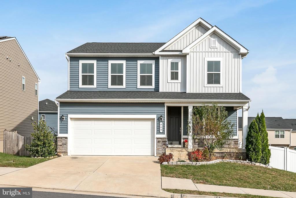 Step inside and enjoy luxury living in Front Royal, VA. Come see this home at our open house!
- Andrew Robertson #0225253707 with NextHome Realty Select
- Contact me at 571.926.6309