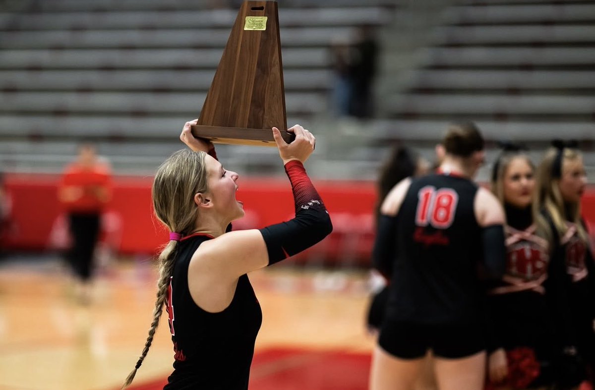 DrCourtneyCarp's tweet photo. Up early &amp; still riding the high from that commanding Football W last night! 

Now it’s our Lady Eagles’ turn — back in the 🏐 UIL State Semis, hungry to avenge last year &amp; punch their ticket to the finals. They’ve got what it takes to TAKE IT ALL. 🦅���See you in Prosper! 🏆 https://t.co/owN3AnIwWZ