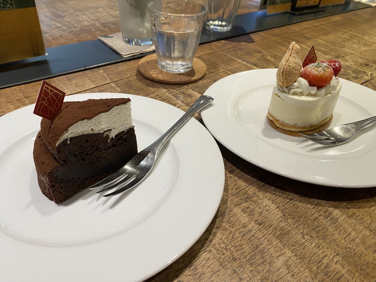 謎解きのあとは科学館近くのケーキ屋で休憩。
