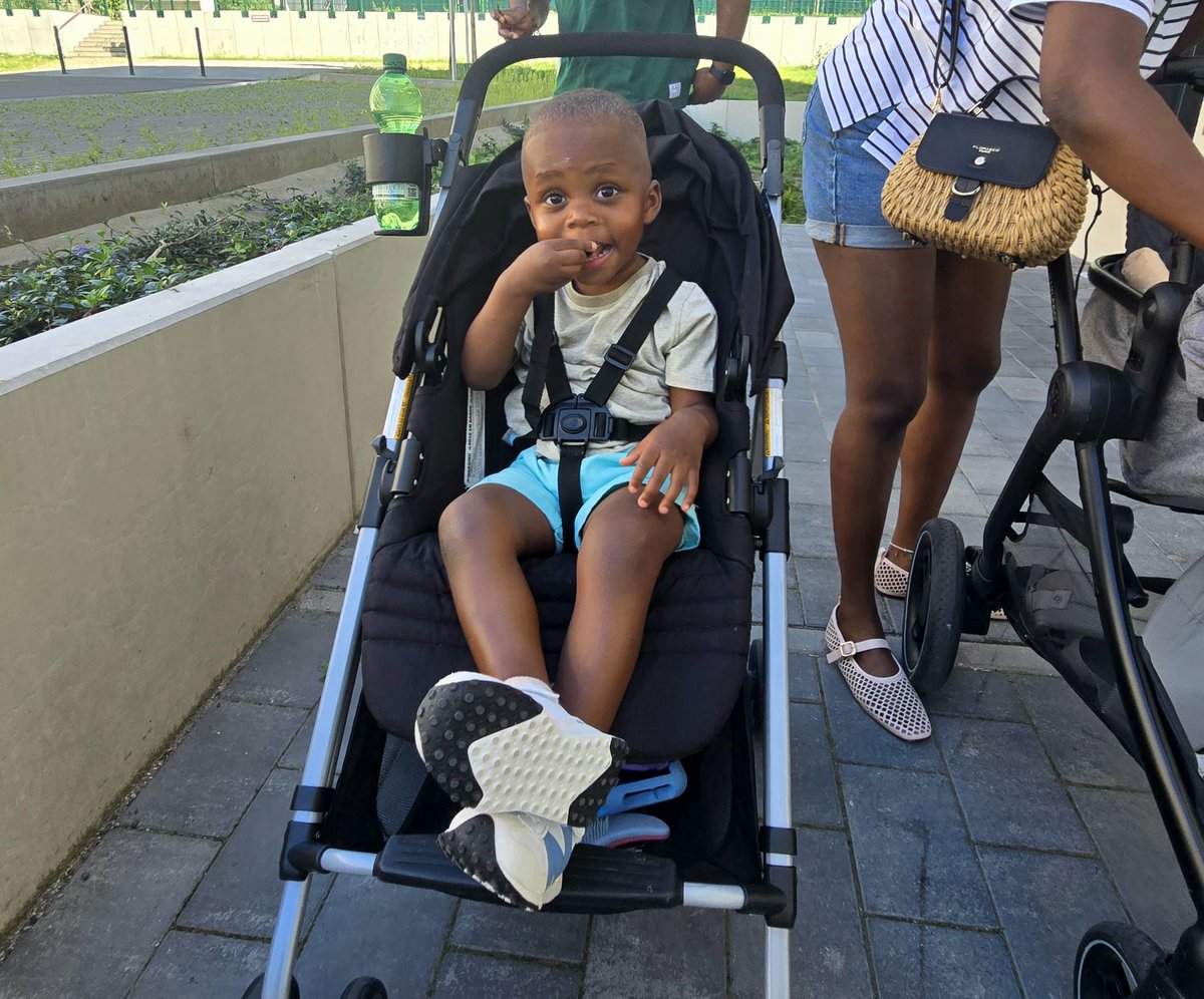 Seyi__'s tweet photo. Yup, we are three!! Best toddler ever!!!🖤🖤🖤 https://t.co/dXIAdlIQRQ