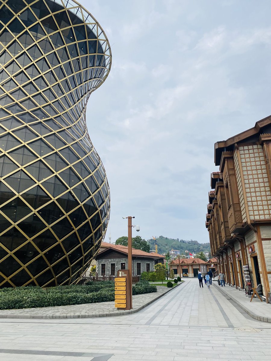 htcclkgl's tweet image. Çayın başkentiysen bardağın dünyanın en büyük bardağı olmalı..