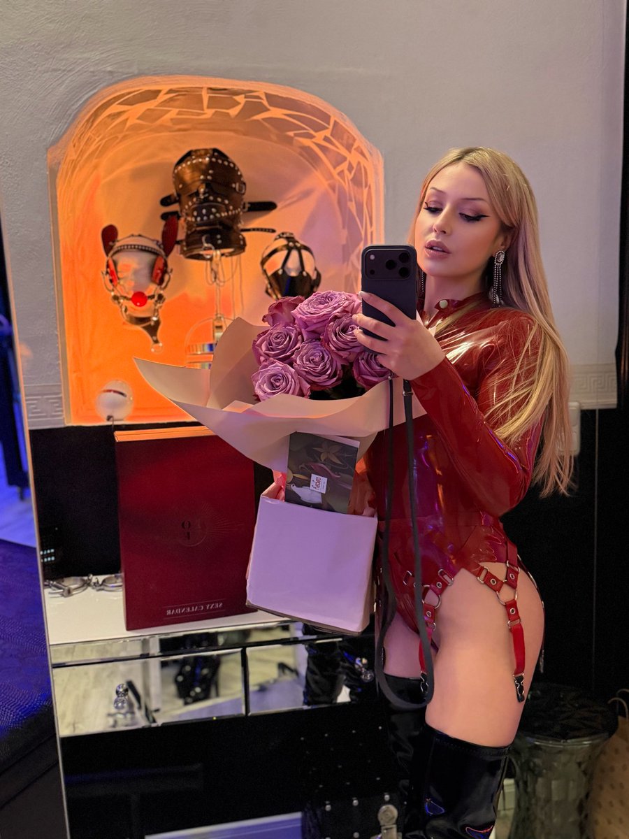 My good boys keep spoiling me. Thank you for showing your appreciation and devotion to me in such a beautiful way. 
🖤🖤🖤
In <a href="/FetischInstitut/">BDSM Domina Mietstudio Fetisch Institut</a>