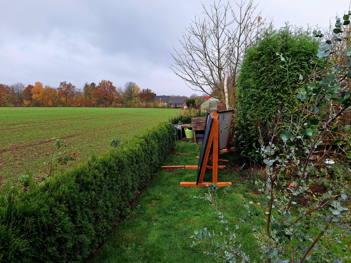 TwisterSatire's tweet image. Für die Wintermonate:

2 Module
1 Hoymiles HMS-800W
Kanthölzer Reste von industriellen Einwegpaletten mit Übermaß

x.com/TwisterSatire/…

#pvbuddies #Balkonsolar