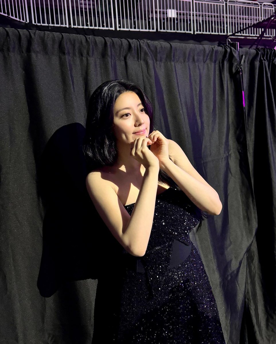 cidnchem's tweet image. 매니지먼트 숲 인별업💙 #남지현
2일차 현장숲찍
지현 배우와 함께 해서 행복했던 2025 KGMA
이 만남 FOREVER~~💗