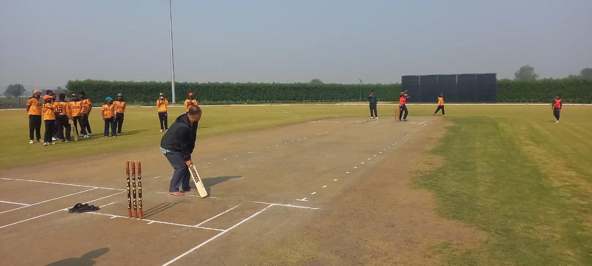 एचपीडीए द्वारा K9 स्टेडियम में आयोजित क्रिकेट टूर्नामेंट का आज शुभारंभ किया गया। इस मौके पर खिलाड़ियों से परिचय प्राप्त कर उनका उत्साहवर्धन किया गया और सभी को खेल भावना से खेलने का संदेश दिया गया।
<a href="/CMOfficeUP/">CM Office, GoUP</a> <a href="/myogiadityanath/">Yogi Adityanath</a> <a href="/ChiefSecyUP/">S.P. Goyal, Chief Secretary, GoUP</a> <a href="/CommissionerMe3/">Commissioner Meerut</a>