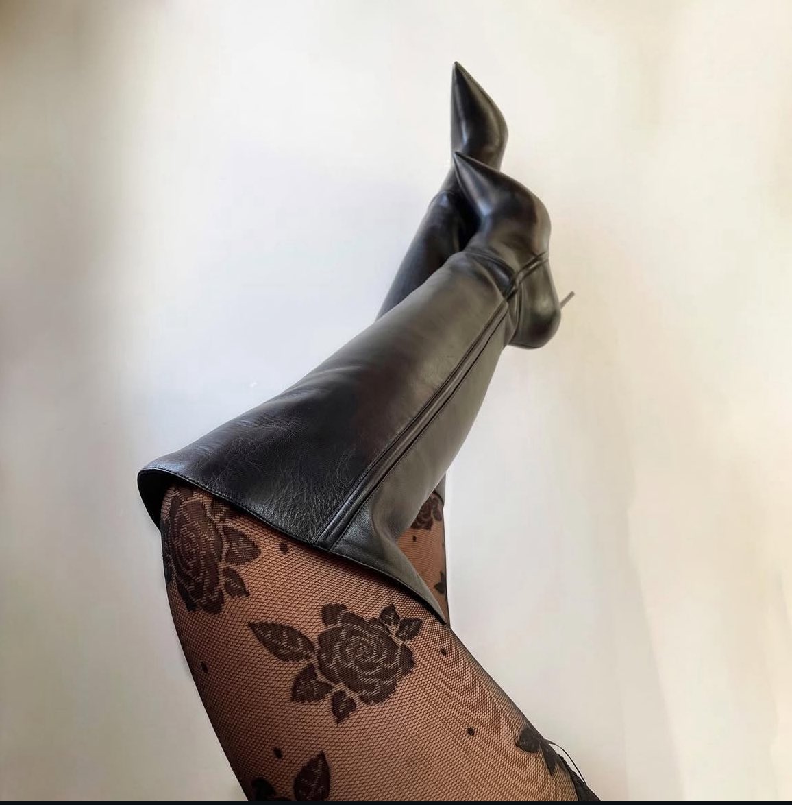 Louboutin Armurabotta >> Others ❤️🖤