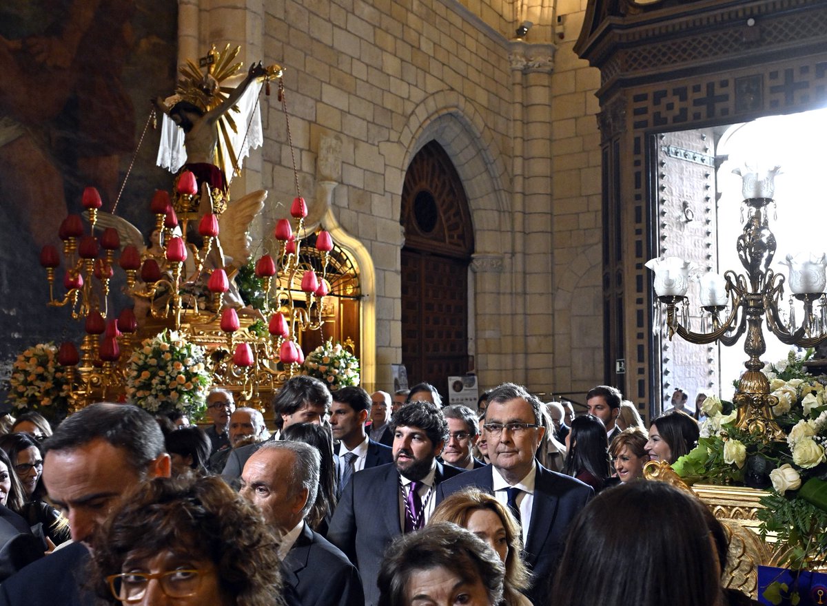 Ballesta_Murcia's tweet image. La Catedral de Murcia ha acogido la Eucaristía Jubilar presidida por Mons. José Manuel Lorca, congregando a los murcianos en torno a su fe y a su tradición.

De 14:00 a 16:00 h, los tronos permanecerán expuestos para su visita desde la plaza de la Cruz, ofreciendo a todos la…