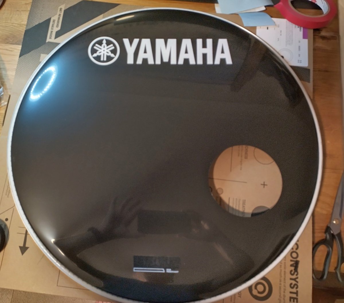 Replacing the stock resonant head on my Yamaha Stage Custom Birch Euro 22" bass drum with a black Evans EQ3 ported. Nice 👍🙂