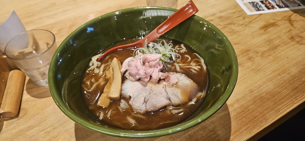 yonimo_yogibo's tweet image. しめらー