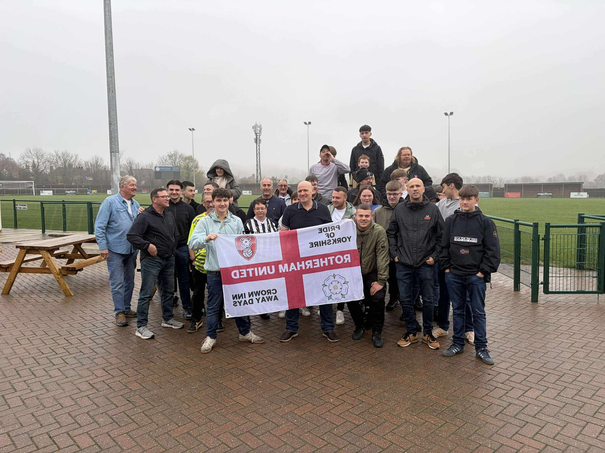 bartonroversfc's tweet photo. Thank you to the 60 odd @RotherhamUnited fans who stopped for a few drinks before heading to Kenilworth Road this afternoon! Enjoy the game chaps and safe travels 🍻⚽️
#nonleague #nonleaguefootball #LUTROT #LutonTown https://t.co/52EZxtWPy1