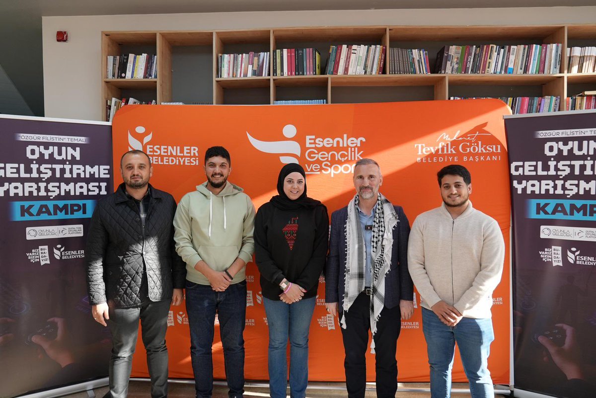 Filistin temalı Oyun Geliştirme Kampı’nın 2. gününde takımlar, kolları sıvadılar. 👨‍💻👩‍💻

Tek amaçları var; zulmü, mücadeleyi ve inancı kodlayarak tüm dünyaya bir mesaj vermek. 🇵🇸