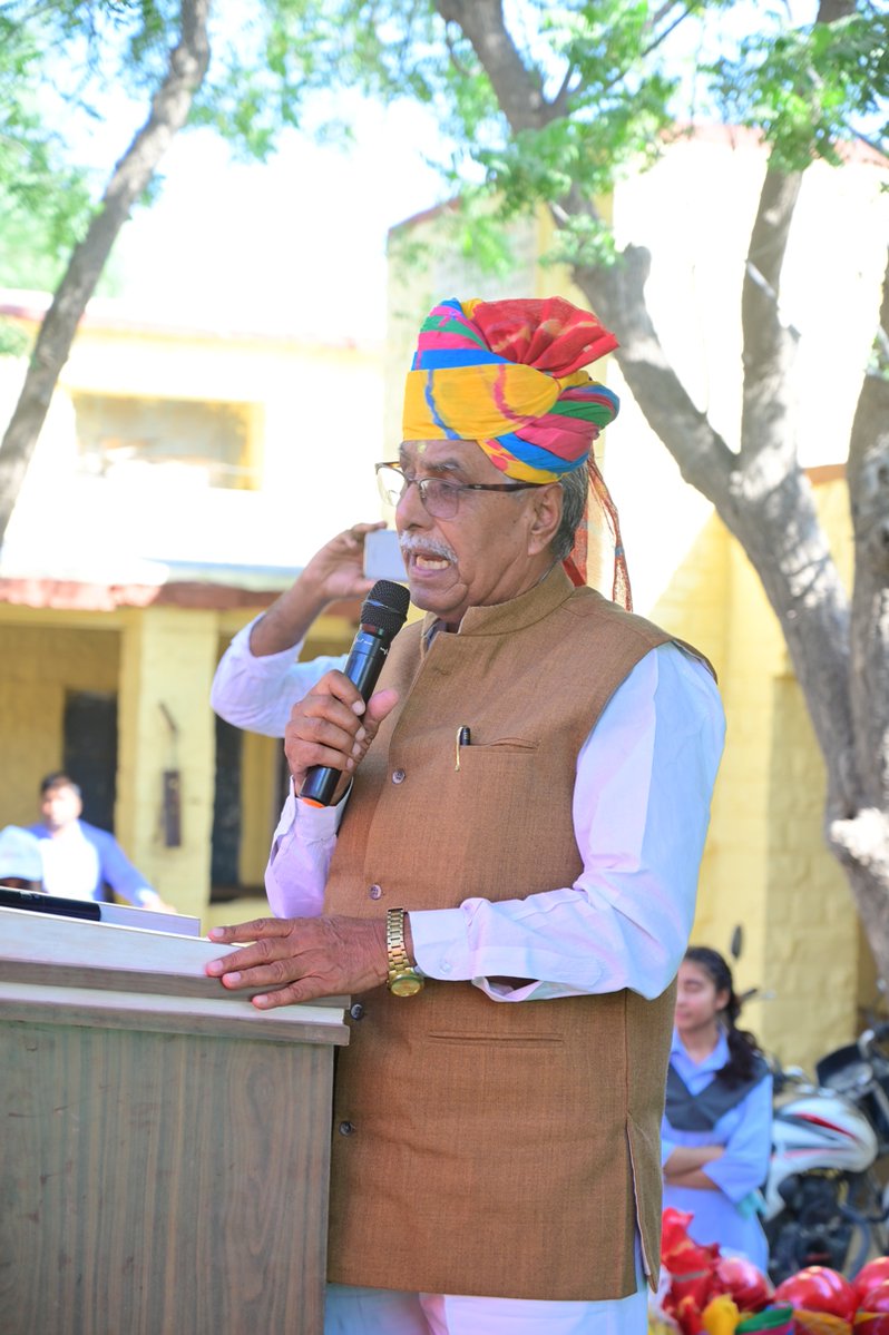 mybkjodhpur's tweet image. Together for a Stronger Bharat.    
In Phalodi (Raj.), Hon’ble MLA Sh. Pabbaram Bishnoi inspired hundreds of youth as the Sardar@150 Unity March transformed the streets into a powerful symbol of national pride.   #Sardar150 #UnityMarch #MYBharat
@BishnoiPabbaram @MYBharatHQ