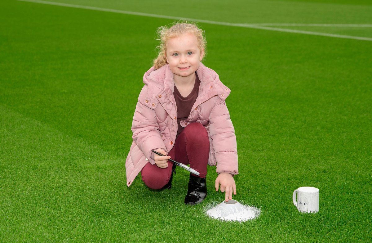 👏 Thank you to young Imps fans Alex, Rupert and Delilah for painting the penalty spots ahead of today's match!