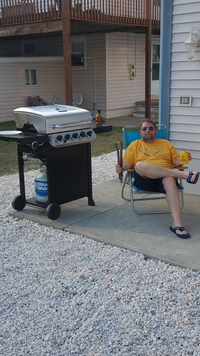 johnbealin's tweet photo. @RealGlenMacnow @lewbryson @whatsbrewingpa @conshybrewing Nothing like grillin' down the shore... https://t.co/t7bv7l2hgW