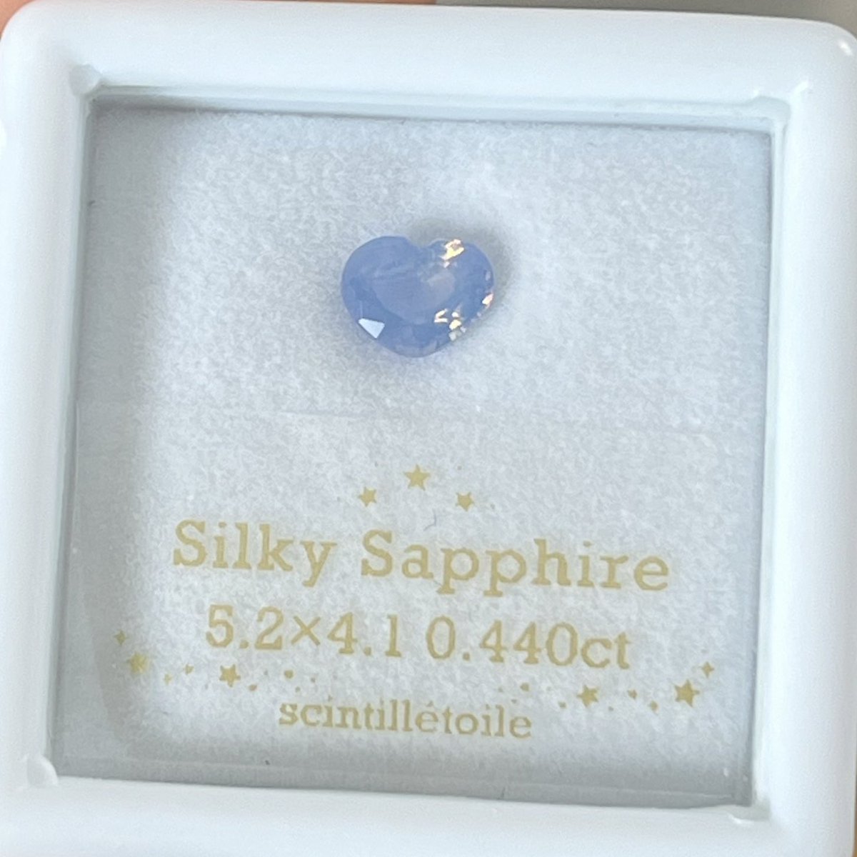 セレナイト水色♡蝶々♡♡No.2178 サンティエ(@scintilletoile1)さんから白、水色、青系のルースをいくつ