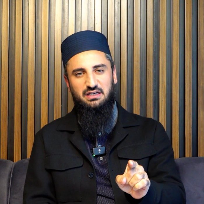 🗣️ İbrahim Kaya:

- Atatürk'ün Hz. Peygamber'e (sav) yaklaşımı ve tavrı nasılsa, bizlerin de ona karşı tavrı öyle olacak. 

- Resûlullah'ı sevmemişse biz de zerre sevmeyiz; saygıda kusur göstermişse biz de saygıda kusur gösteririz. 

- Sevgi ve saygı dayatması, Kemalizmin