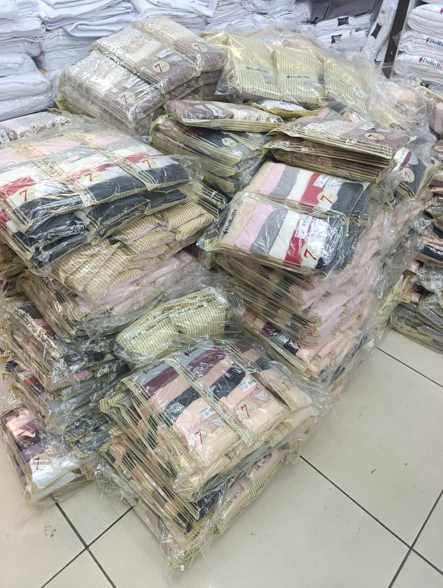 mlsdu12's tweet image. Çok yorucu bir gündü ama çok güzeldi çok farklı modeller buldum hepsinden azar azar aldım  bakalım en çok hangisi satılacak