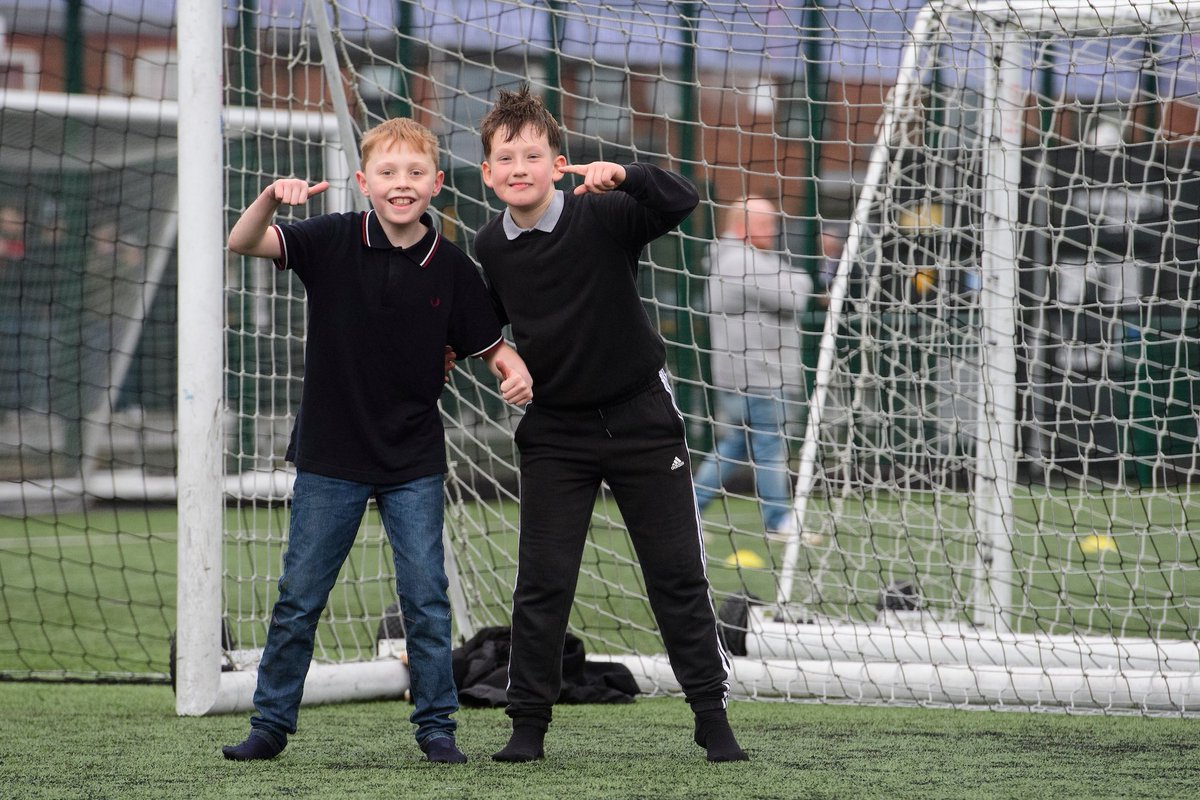 ⚽️🏓 Pre-match fun on the 3G pitch and in Poacher’s Den for these young Imps!