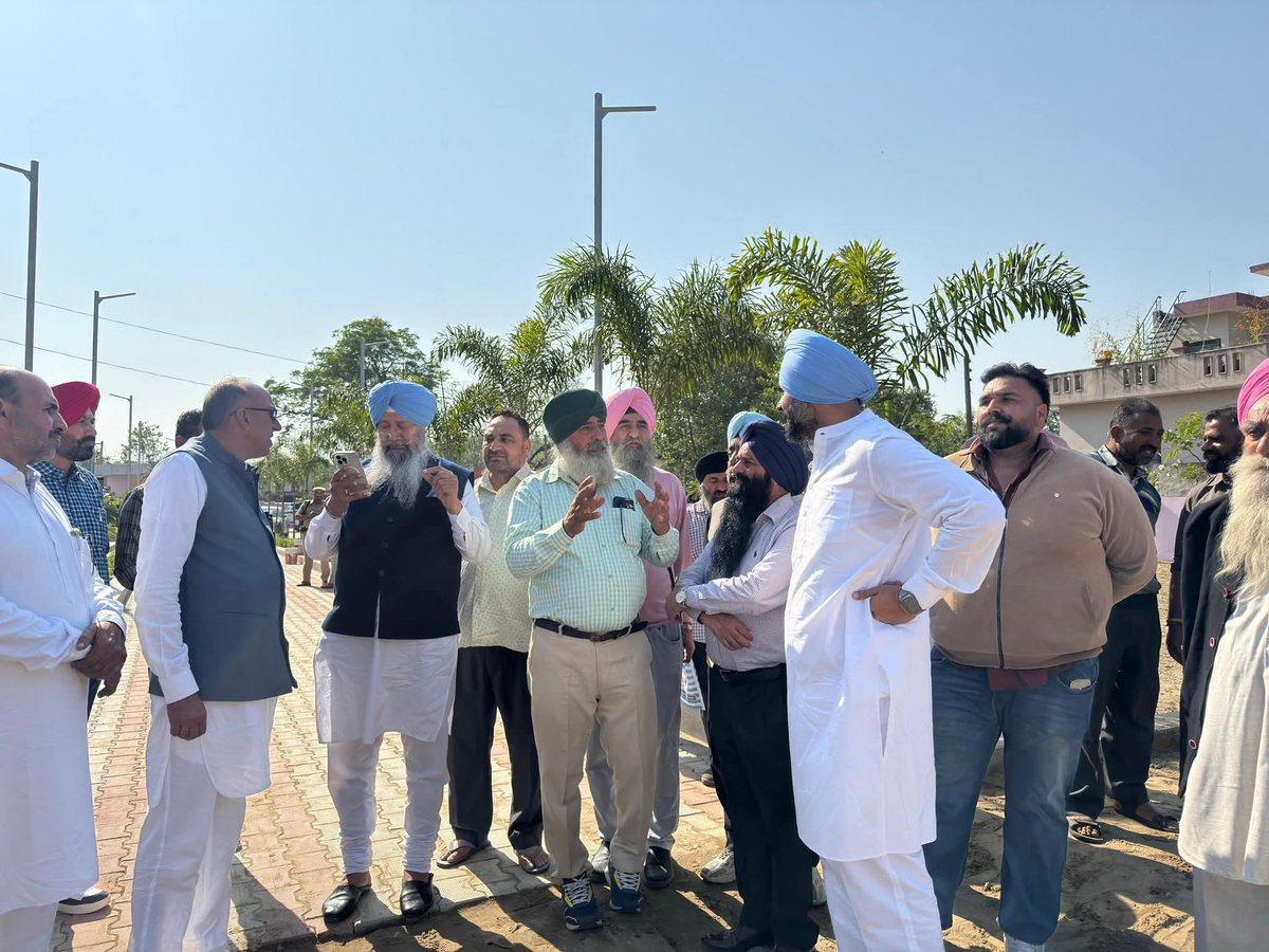 ILalpura's tweet image. Today, we held a meeting regarding all the preparations and arrangements, and everyone fulfilled their responsibilities with full dedication. This hospital will be a big relief and support for the people of our village and the entire area. 🙏

#Dumewal #Seva #CommunityDevelopment