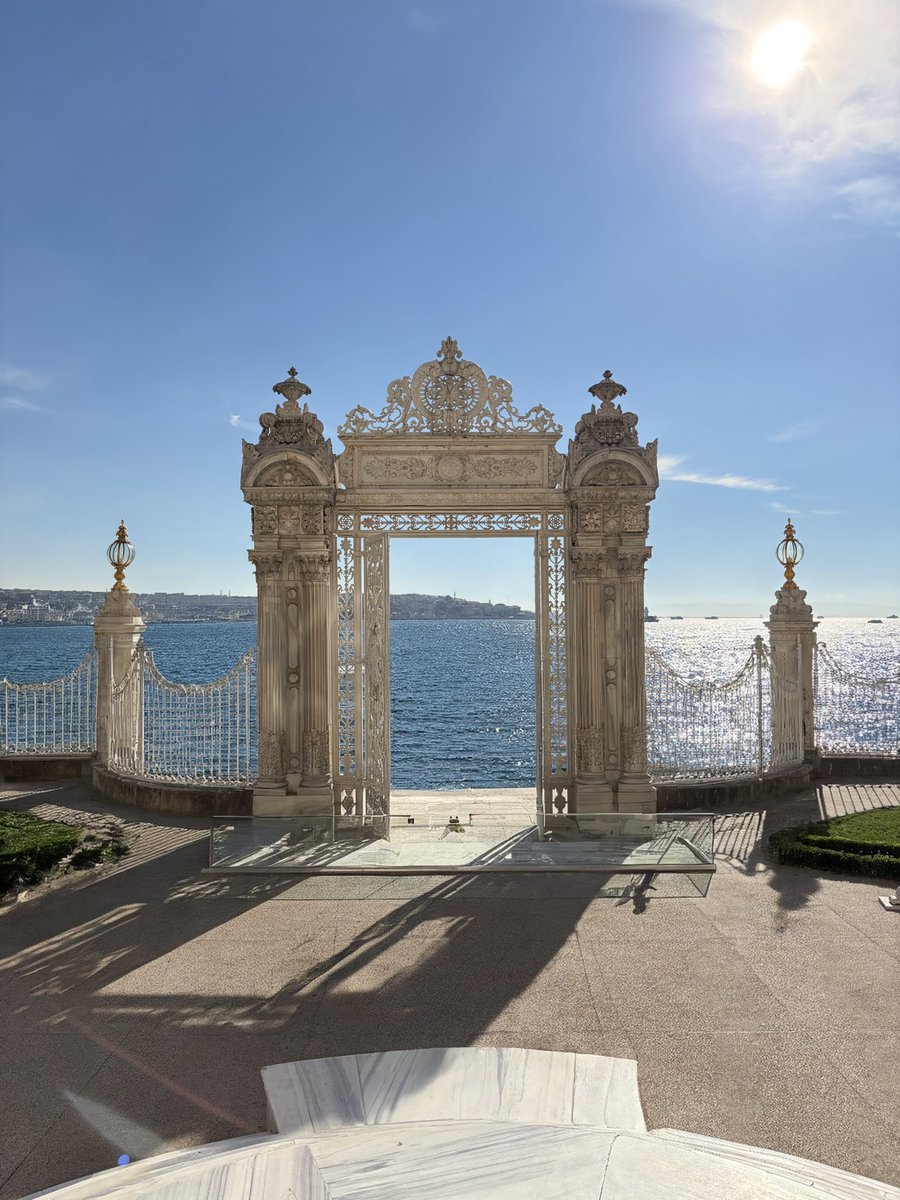 الذكاء الاصطناعي لجوجل مخيف جداً في تعديل الصور.

#googleai