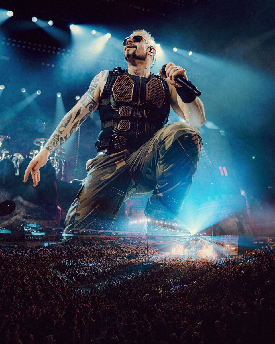 sabaton's tweet image. Cologne, you were amazing! 🙏
📍 Lanxess Arena, 14.11.2025
📸 ‌@jensthepanda

#sabaton #thelegendarytour #ontour #cologne