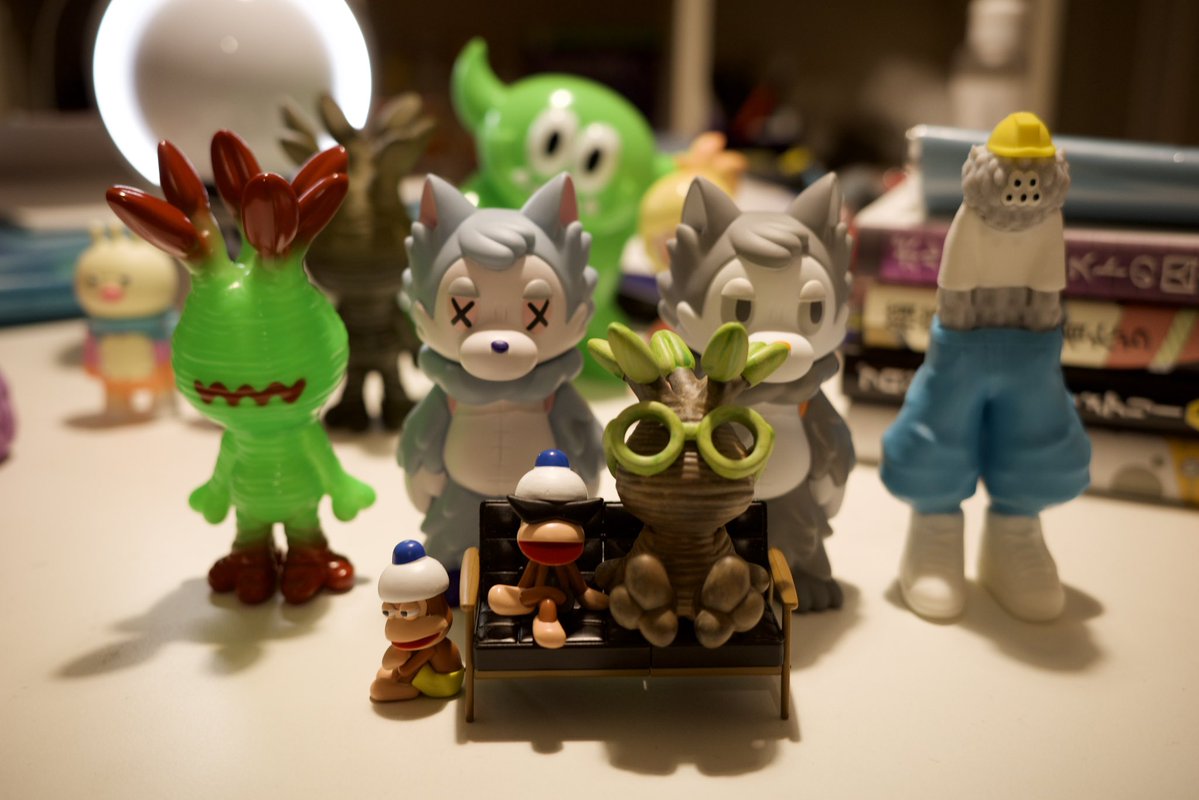 kinkinpy's tweet image. デザフェス狙ってたもの買えた
マンドラグラキはコダマとヘッドホンの子も買えばよかった...
とりあえず目が回るイベントだった
疲れたー...

#デザフェス
#マンドラグラキ
#あらいきりこ
#ピポサル