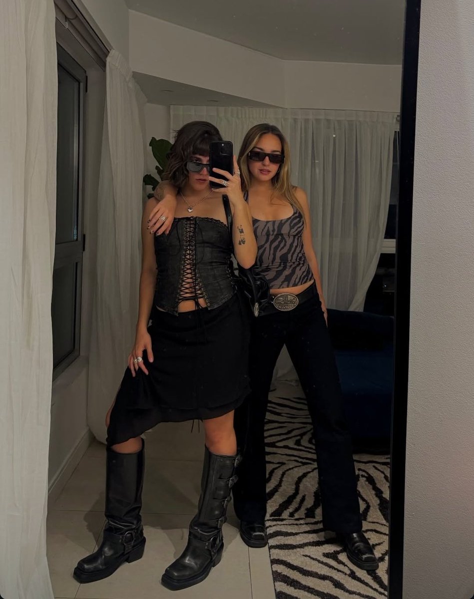 chica cool con chica cool, como debe ser