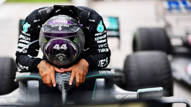 blog_formula1's tweet photo. ⭐️ CINCO ANOS ⭐️

Num dia como hoje, cinco anos atrás, Lewis Hamilton vencia o GP da Turquia e conquistava o seu sétimo campeonato mundial, tornando-se o piloto com mais títulos na história da F1 (ao lado de Michael Schumacher).

GÊNIO! https://t.co/RCQI309XTl