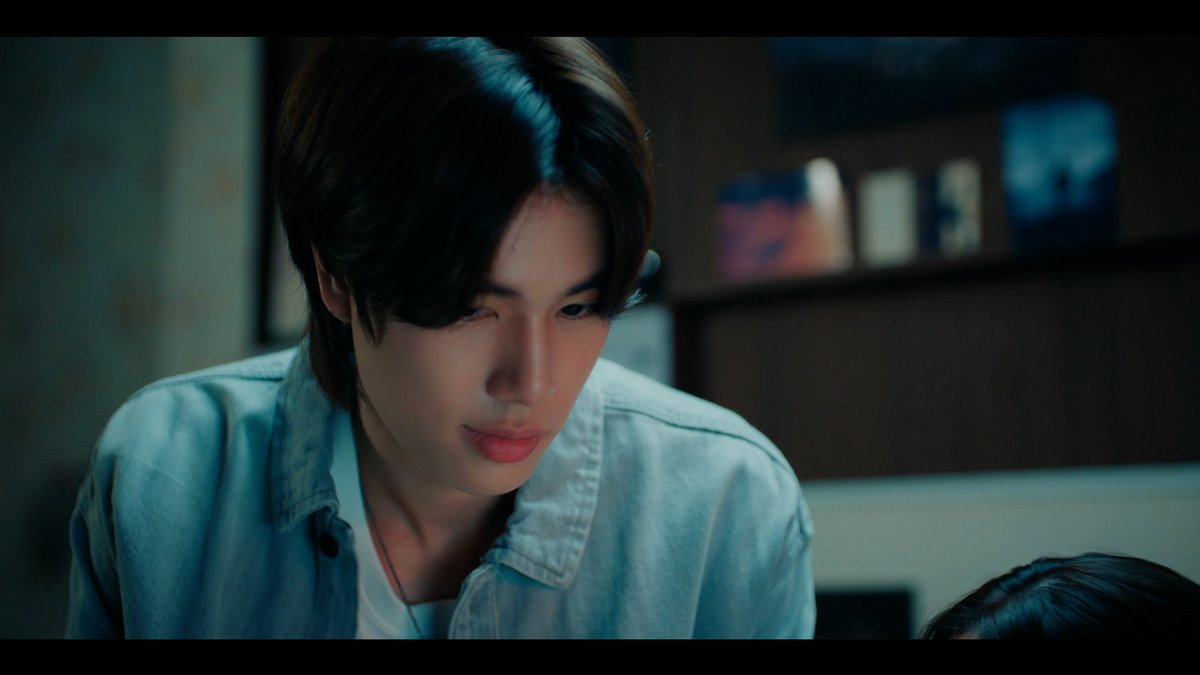 GMMTV's tweet image. พี่พีชได้ยินคำขอร้องของน้องพลับถึงกับช็อก อยากรู้ในหัวคิดไรอยู่ ใช่คิดว่านี่เราจะได้เข้าไปทำงานใกล้ ๆ ตานั่นจริง ๆ เหรอ ไรงี้ป่ะ 👀
#MeAndTheeSeriesEP1
@phuwintang @beonnnie