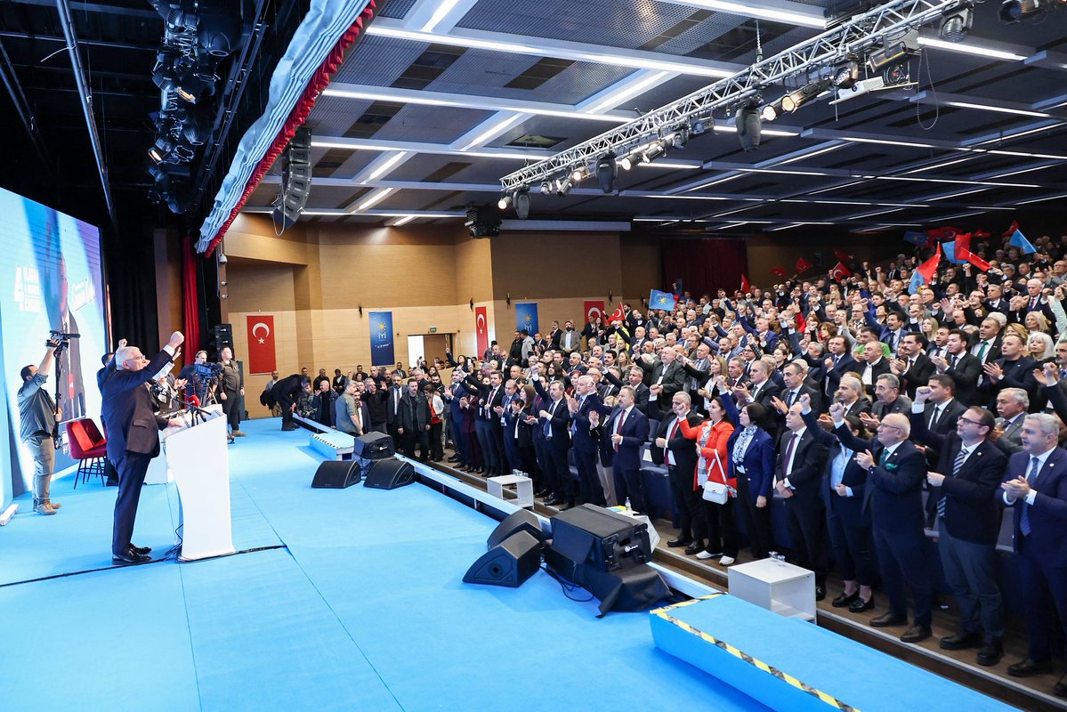 Genel Başkanımız Sayın Müsavat Dervişoğlu <a href="/MDervisogluTR/">Müsavat Dervişoğlu</a>,

Ankara 4. Olağan İl Kongremize katıldı.

İl kongremizin partimize ve ülkemize hayırlı olmasını diliyoruz.